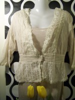 Fabuloso bolero tonos nude y negro (espalda con encaje y botones en frente) hermosos detalles